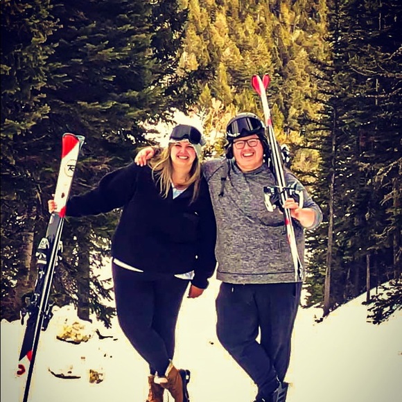 Meet your Posher, Madison - Picture 2 of 6